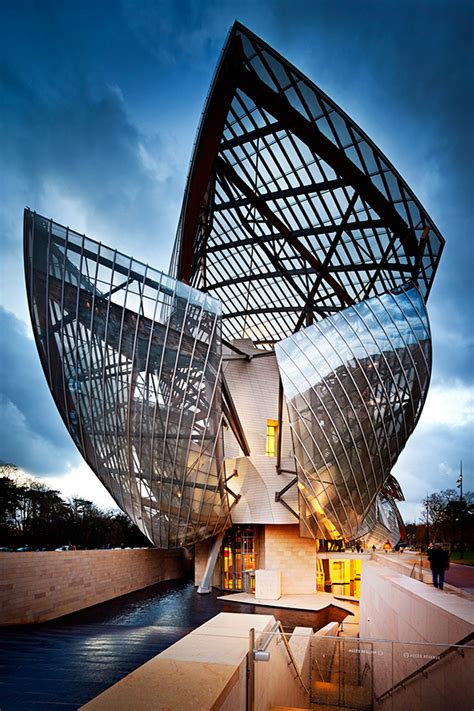 shuttle louis vuitton foundation